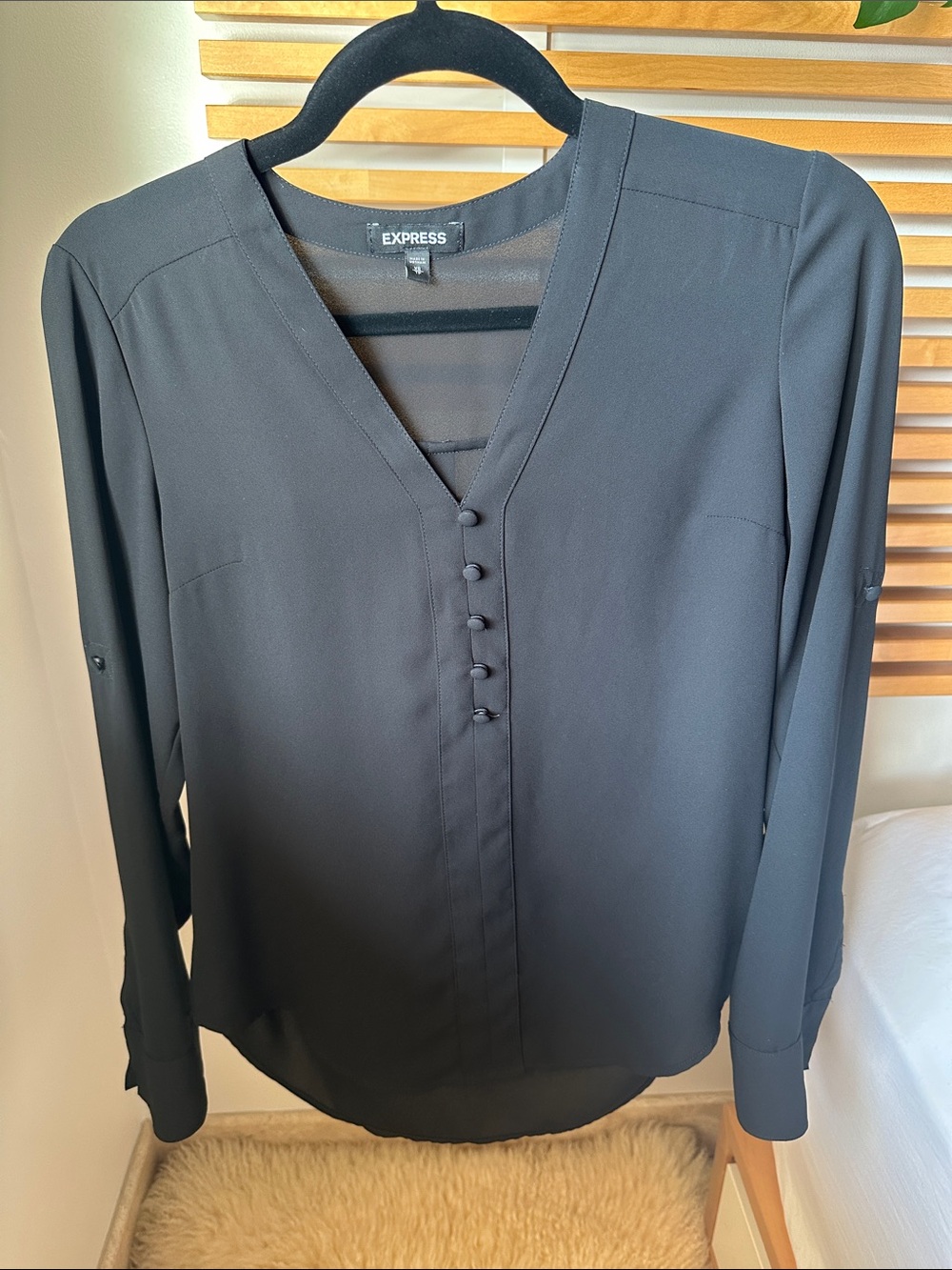 Express Black V-Neck Button-Front Long Sleeve Blouse
